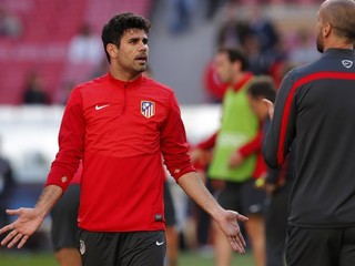 Hráč Atletica Madrid Diego Costa (vľavo).