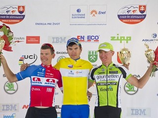 Víťaz Okolo Slovenska Alexander Polivoda (uprostred).