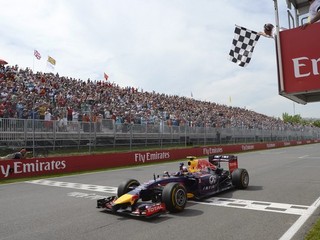 Víťazné gesto Daniela Ricciarda.