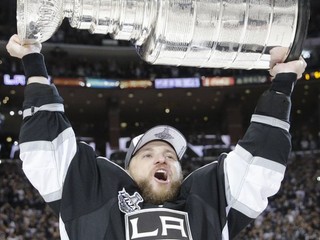 Marián Gáborík so Stanleyho pohárom.