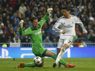 Ronaldo vyrovnal 14-gólový rekord Messiho, stačilo mu 8 zápasov