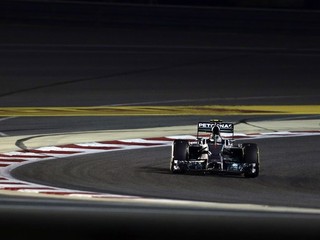 Kvalifikáciu v Bahrajne vyhral Nico Rosberg.