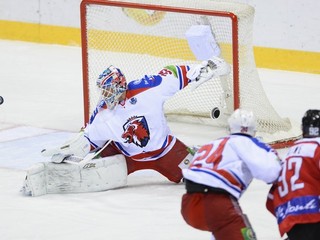 Brankár HC Lev Praha Petri Vehanen.