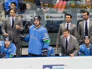 Tréner Rostislav Čada chce pre novú sezónu iné typy hráčov.