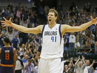 Hviezda Dallasu Nowitzki.
