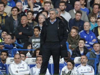 Mourinho blahoželal rozhodcom, s Chelsea prvý raz doma prehral