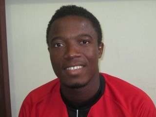 Brankár v Gabone inkasoval kop do hlavy, zraneniam podľahol