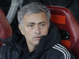 Mourinho chce protestovať a proti Liverpoolu postaviť béčko