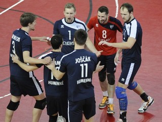 Hráči Humenného počas prvého finálového zápasu play-off extraligy mužov vo volejbale.