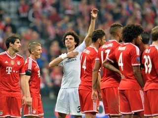 Obranca Realu Pepe zdraví fanúšikov Realu.