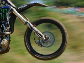 Tragicky sa skončili medzinárodné majstrovstvá Slovenska v motokrose.