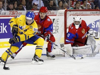 Viktor Antipin (v strede).