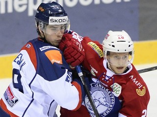 Peter Čerešňák (vľavo) v prípravom zápase proti Nórsku.