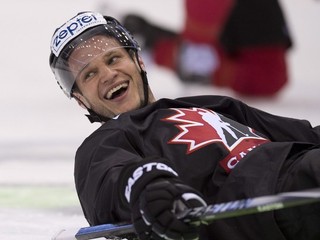 Kapitán Kanady Bieksa.