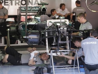 Formula jeden cez víkend pokračuje.