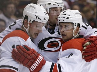 Loktionov (vpravo) si na tohtoročných MS už nezahrá.