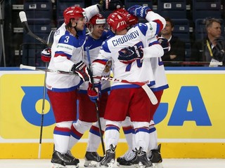 Ruskí hokejisti zdolali Švajčiarov 5:0.