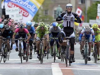 Marcel Kittel ovládol druhú etapu Giro d'Italia.