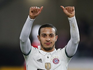 Druhý gól Bayernu strelil Thiago.