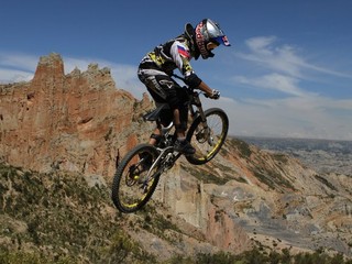 Slovenský reprezentant v horskej cyklistike Filip Polc počas tréningu v bolívijskom La Paz.