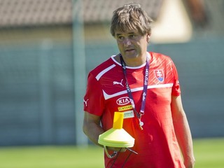 Tréner slovenských futbalistov do 21 rokov Ivan Galád.