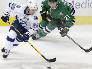 Martin St. Louis v bielom drese Tampy končí.