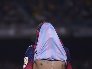 S bojom o titul to po prehre vo Valladolide vyzerá pre Barcelonu zle.