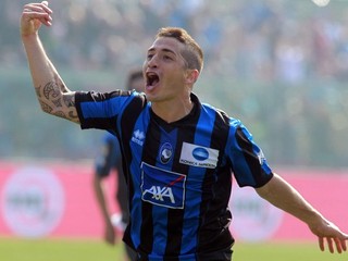 Carlos Carmona oslavuje svoj gól v drese Atalanty Bergamo.
