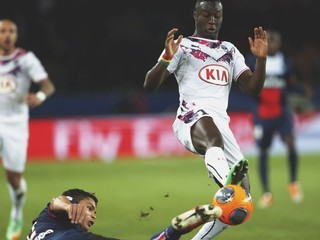 Eric Saivet v bielom drese Bordeaux.