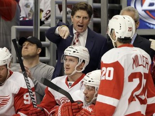 Tréner tímu Mike Babcock.