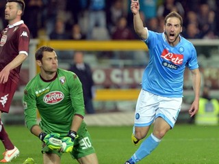 Gonzalo Higuaín bude opäť v útoku Neapola.