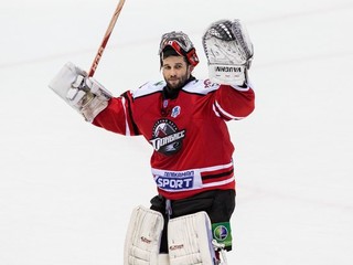 Brankár Donbasu Ján Laco.