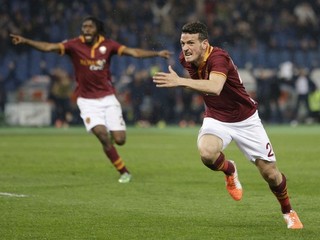Alessandro Florenzi (vpravo) oslavuje víťazný gól.