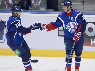 Hralo sa mi s ním skvele. Je to legenda, povedal o Mirovi Šatanovi (vľavo) Iľja Kovaľčuk (vpravo).