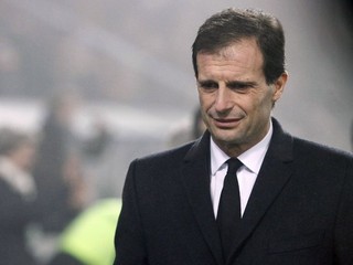 Allegri na lavičke AC Miláno skončil