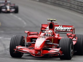 Kimi Räikkönen vo Ferrari už jazdil. Tu je na trati počas Veľkej ceny Monaka 27. mája 2007 v Monte Carle. V sezóne keď sa stal majstrom sveta.