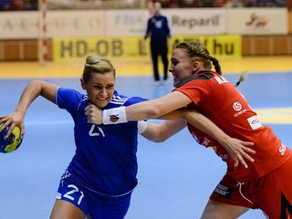 Oporou by mala byť aj Simona Szarková.