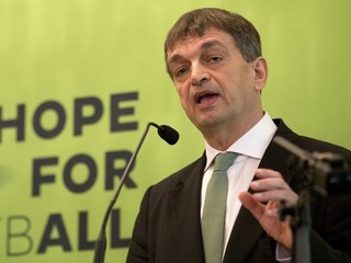 Jerome Champagne je bývalou pravou rukou súčasného šéfa FIFA Seppa Blattera.