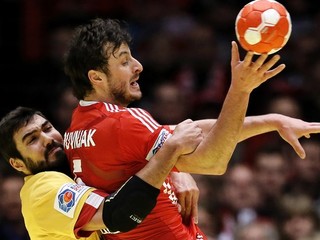 Domagoj Duvnjak (vpravo).