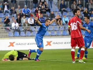 Druhý zľava Adam Zreľák sa takto tešil po strelení gólu v kvalifikačnom zápase na ME Slovensko 21 -  Gruzínsko 21 v Senci 9. septembra 2013.