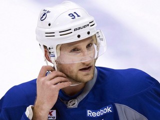 Stamkos v 17 dueloch tejto sezóny zaznamenal 23 bodov, pričom so 14 gólmi bol do zranenia najlepším strelcom NHL.