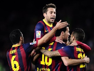 Takto sa futbalisti Barcelony tešili po prvom góle Busquetsa.