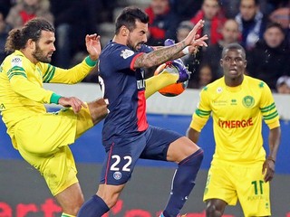 Hráči Nantes (v žltom) na archívnej snímke.