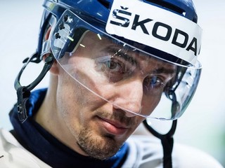 Stĺpček Vojtecha Jurkoviča:  Šatan môže prehovoriť  hokejkou