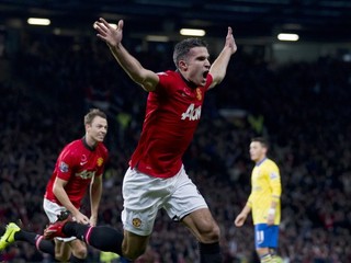 Robin van Persie chýba Manchesteru od zápasu s Arsenalom.