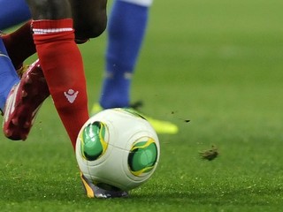 Anglicku hrozí korupčný škandál aj vo vyšších súťažiach, tvrdí The Sun