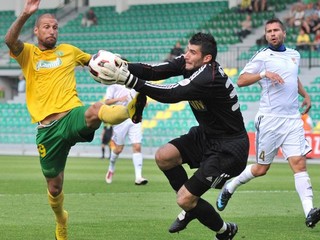 Ivan Lietava v žltom drese Žiliny.
