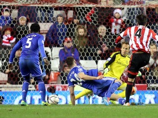 O zápase rozhodol Sung-Yueng Ki.