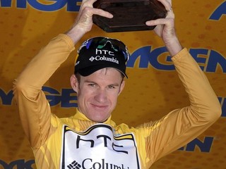 Rogers tvrdí, že nedopoval, vyhovára sa na stravu