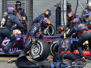 Mercedes získal dvoch inžinierov od Red Bullu